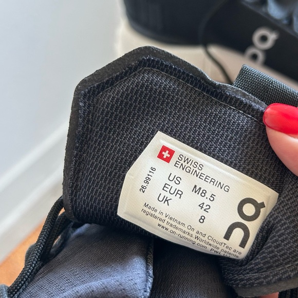 New Men’s On Cloudnova Sneakers Black White - Picture 4 of 6